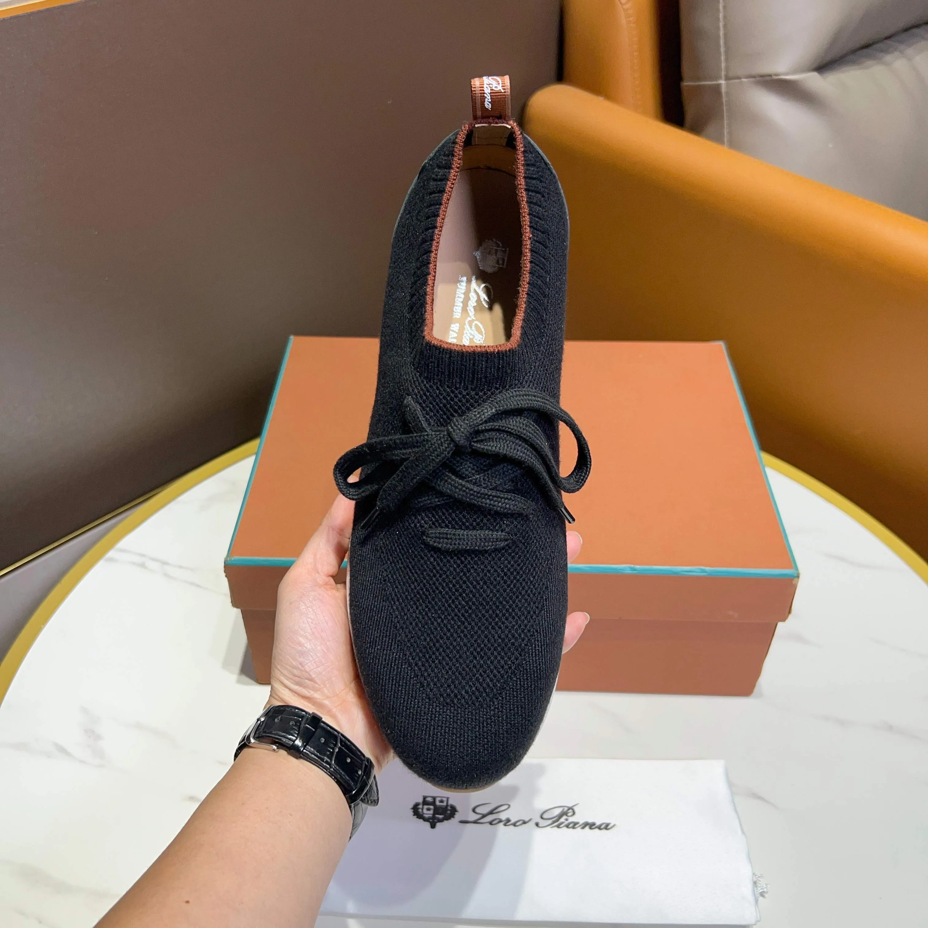 Factory price 400💰 (Loro men's shoes💰iana) New moccasin shoes official website original 1:1 mold opening, original quality💯Fine workmanship, high-end luxury☘The upper is made of original waterproof treated breathable fly-woven suede🌴Luxury🐂Leather lining🍓Rubber wear-resistant and non-slip outsole, size 38-44 (size 45 can be customized)